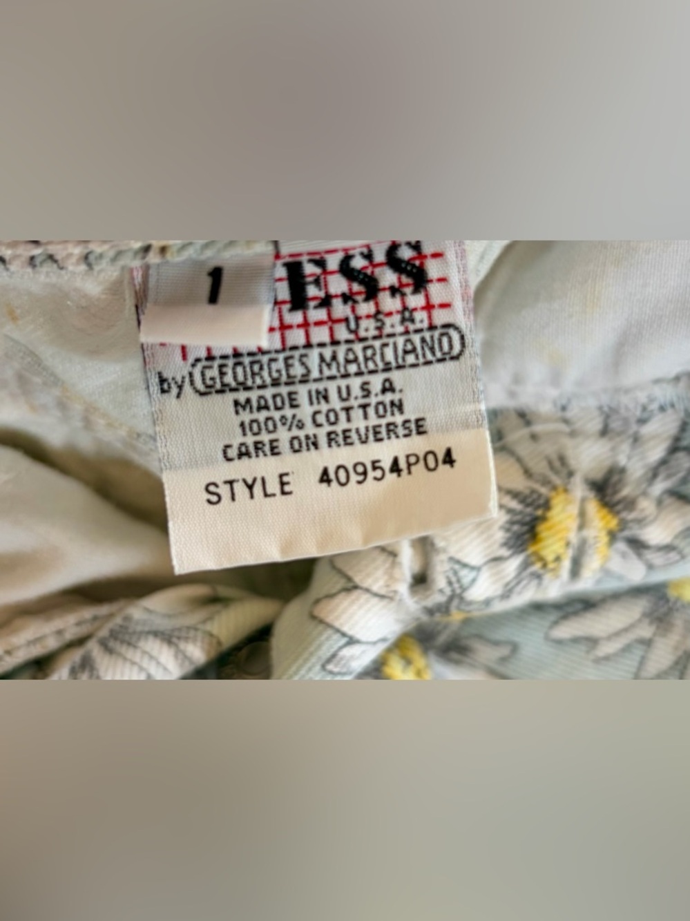 🌼 Vintage GUESS by Georges Marciano Daisy Print Shorts Size 1 - Picture 7 of 12